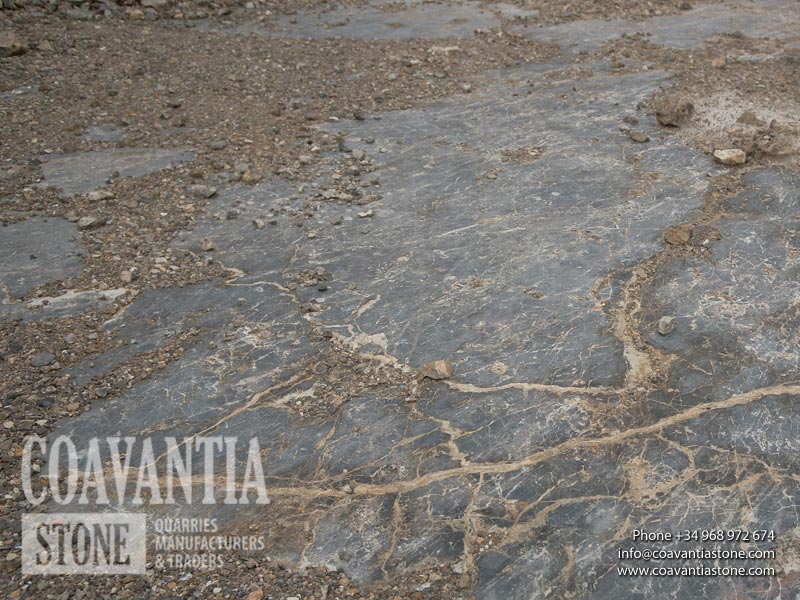 Photo of the quarry floor. According extract Natural Stone, there is an increasing intensity of color tone if possible. Besides a high consistency and health of the Stone which predicts a high polish and gloss finishes on our most demanding customers and more gourmet decoration.